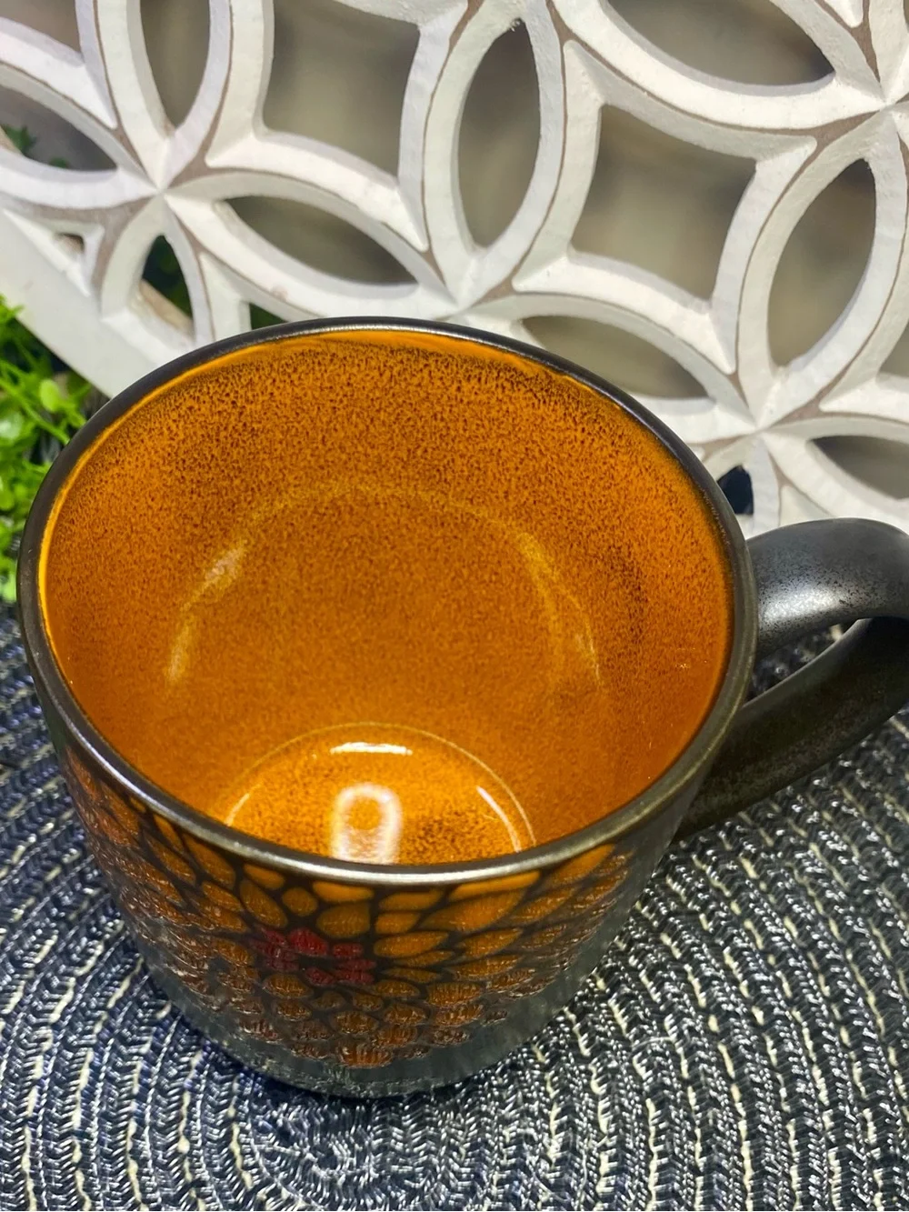 NWOT Bold Orange Flower Black Textured Coffee ‎ 16 oz Mug Gibson Home